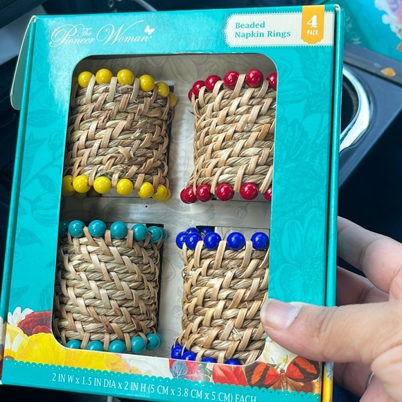 The Pioneer Woman 4pc Beaded Napkin Ring Set Natural Material 4 Colors 2x1.5x2in - Picture 1 of 2